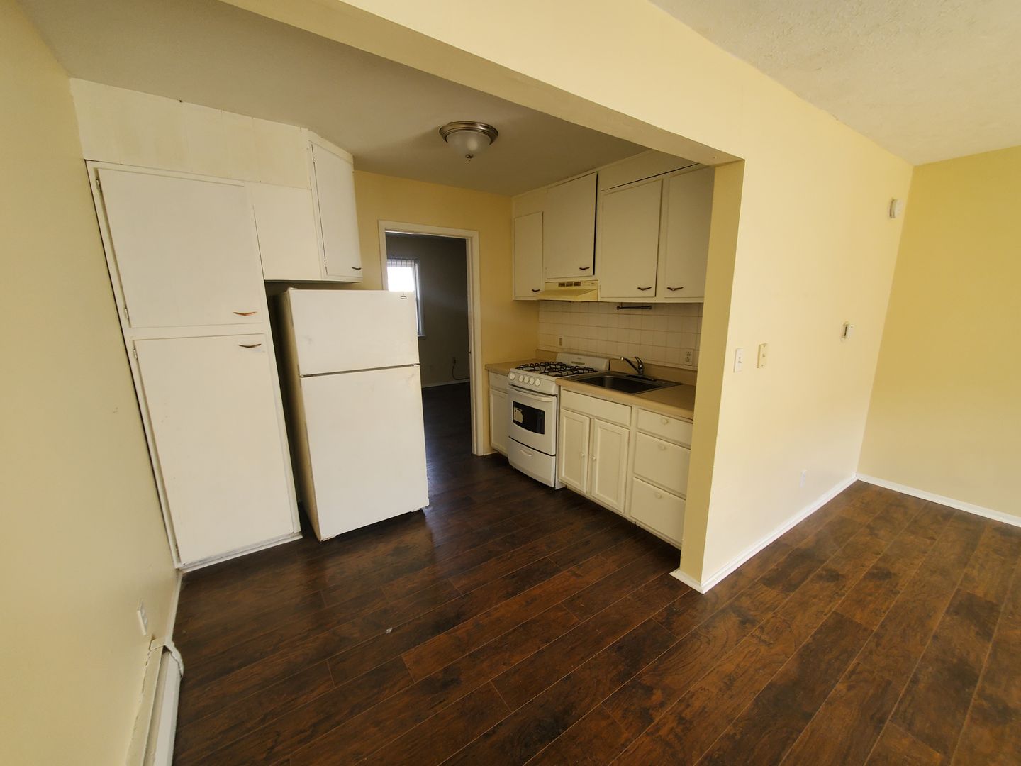 Rantoul Apartment: 707-711 E Congress Ave