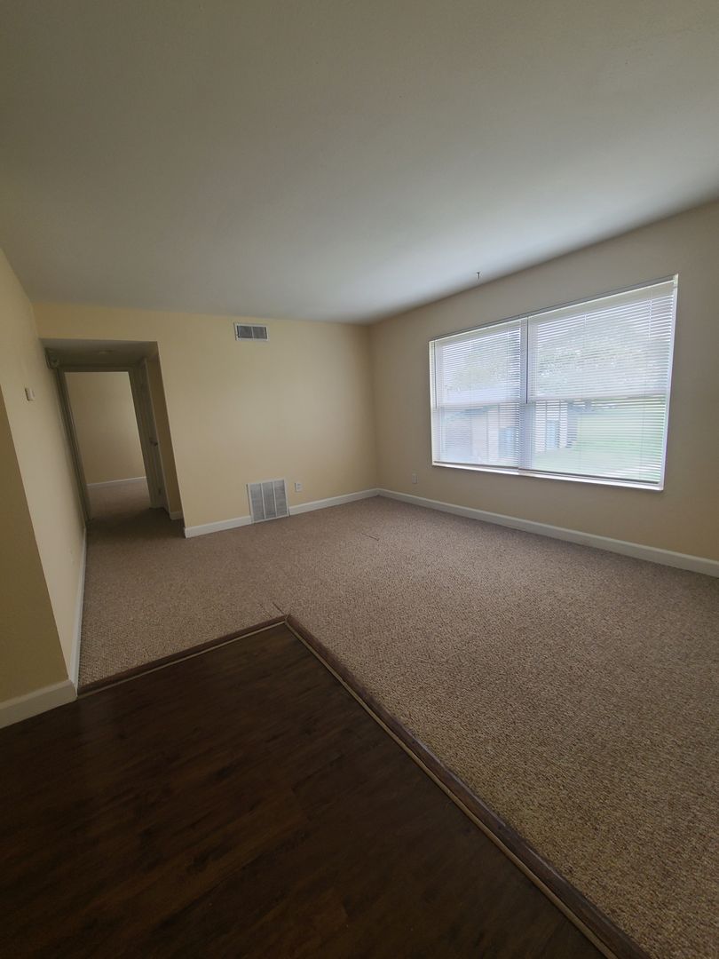 Rantoul Apartment: 1505 Hobson Drive