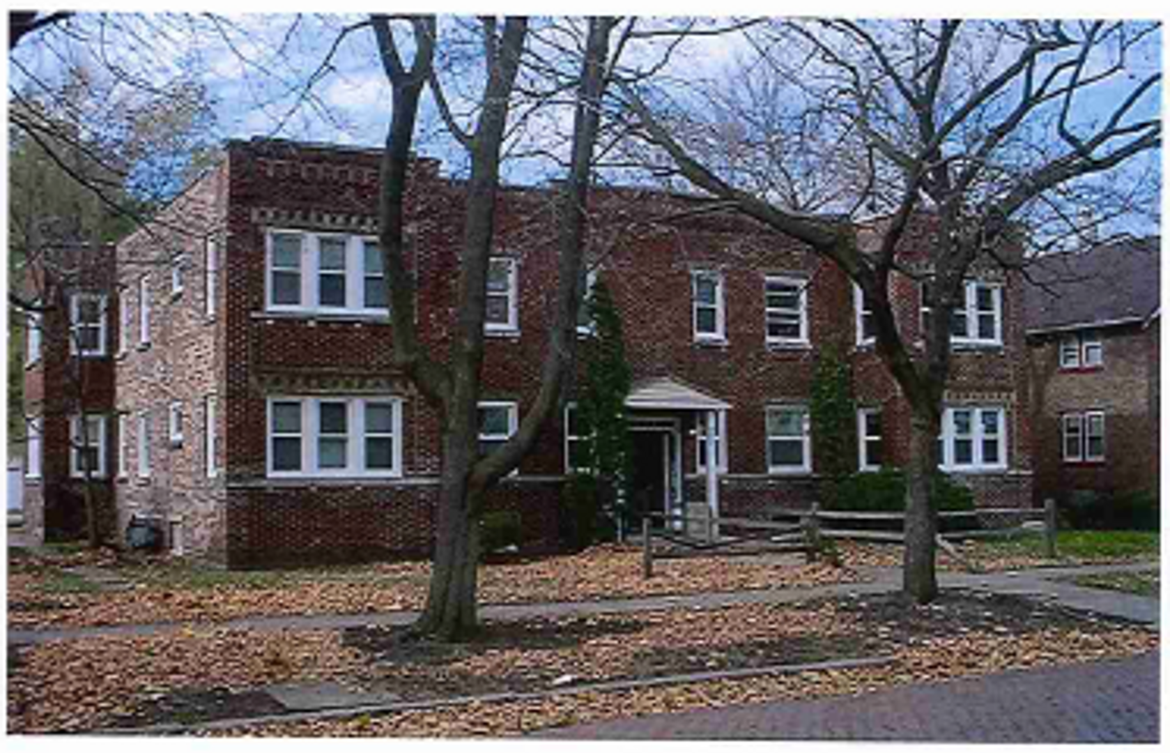 Rockford Apartment: 2001 S 5th St