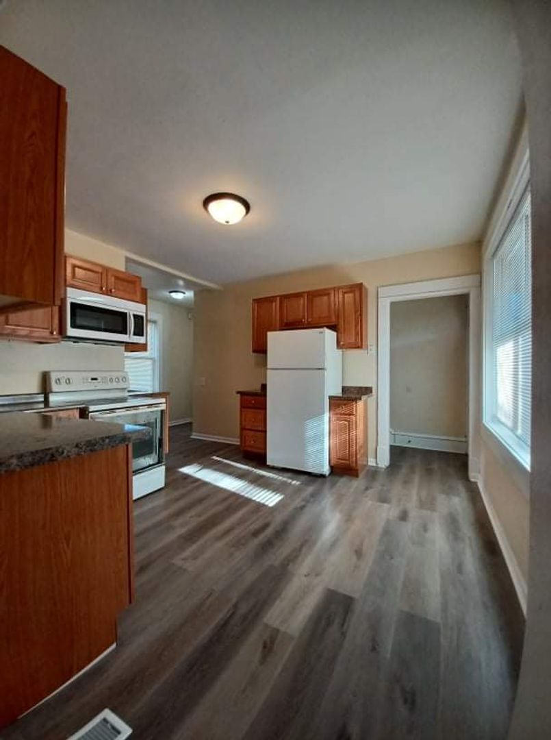 Rockford House: 1322 S 6th St