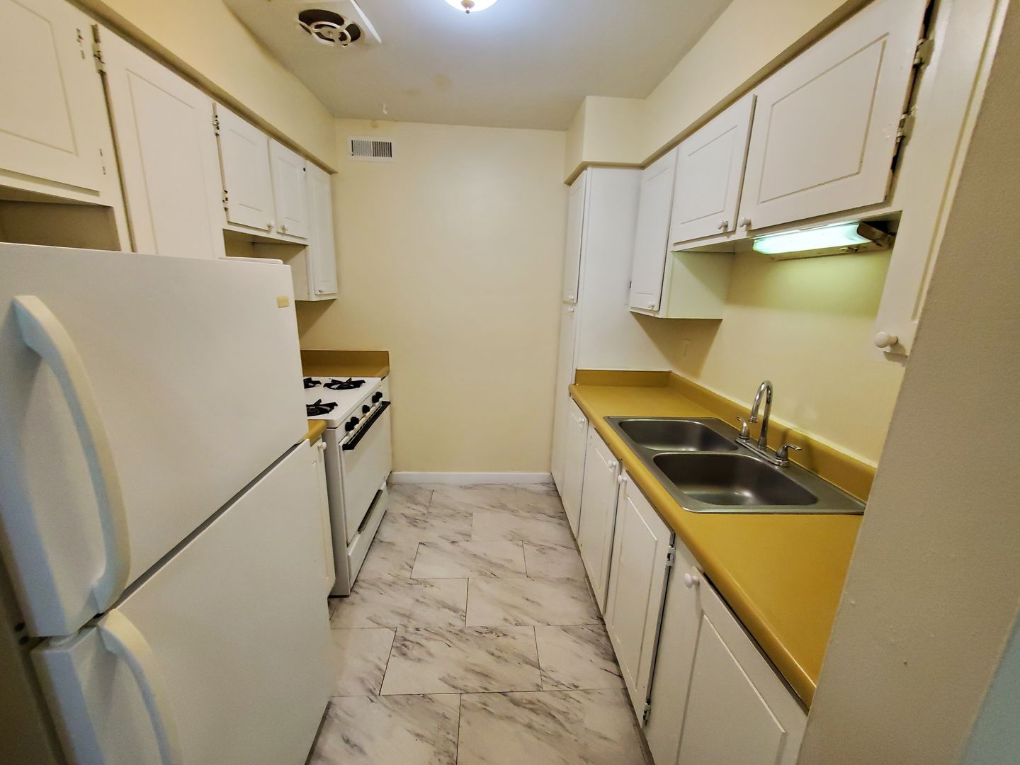 Rantoul Apartment: 1505 Hobson Drive