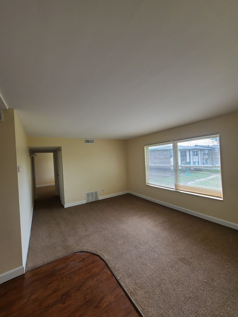 Rantoul Apartment: 1505 Hobson Drive