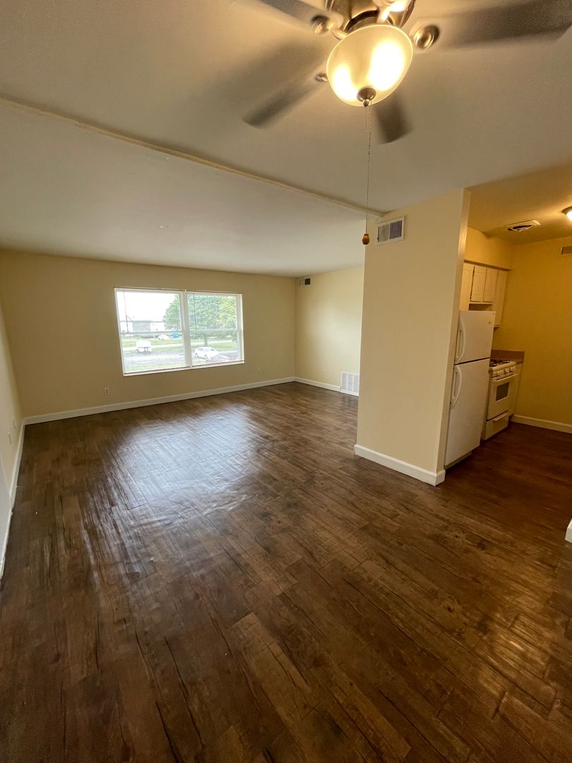 Rantoul Apartment: 1505 Hobson Drive