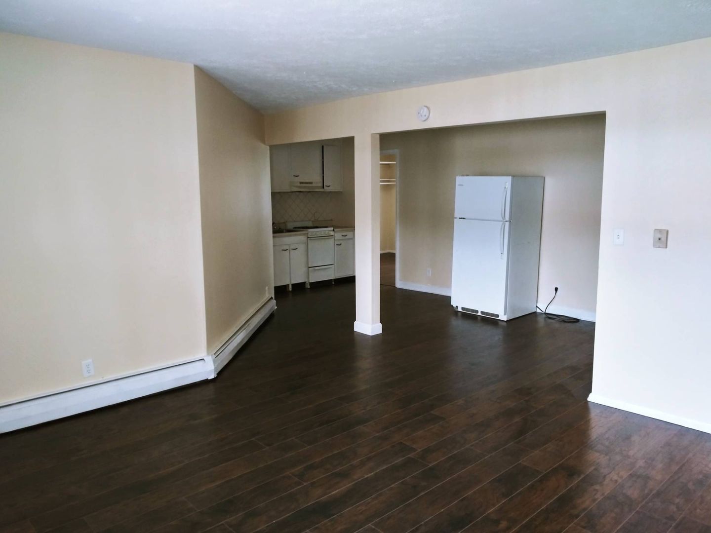 Rantoul Apartment: 707-711 E Congress Ave