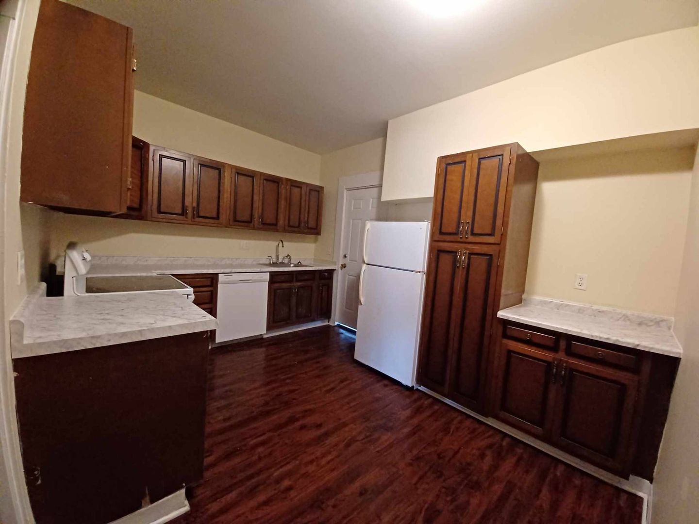 Rockford Apartment: 1118 Revell Ave