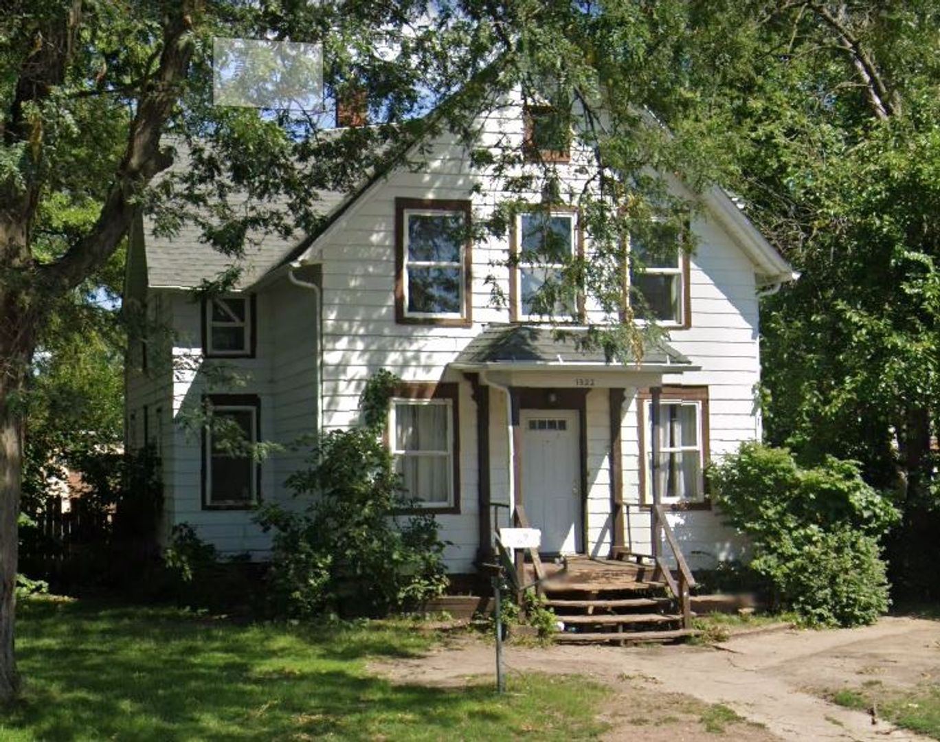 Rockford House: 1322 S 6th St