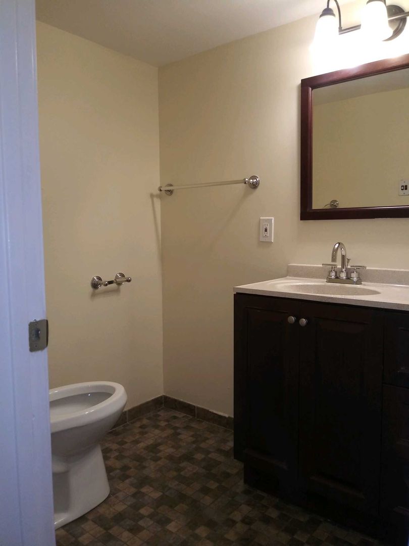 Rockford Apartment: 3303 Sun Valley Terrace