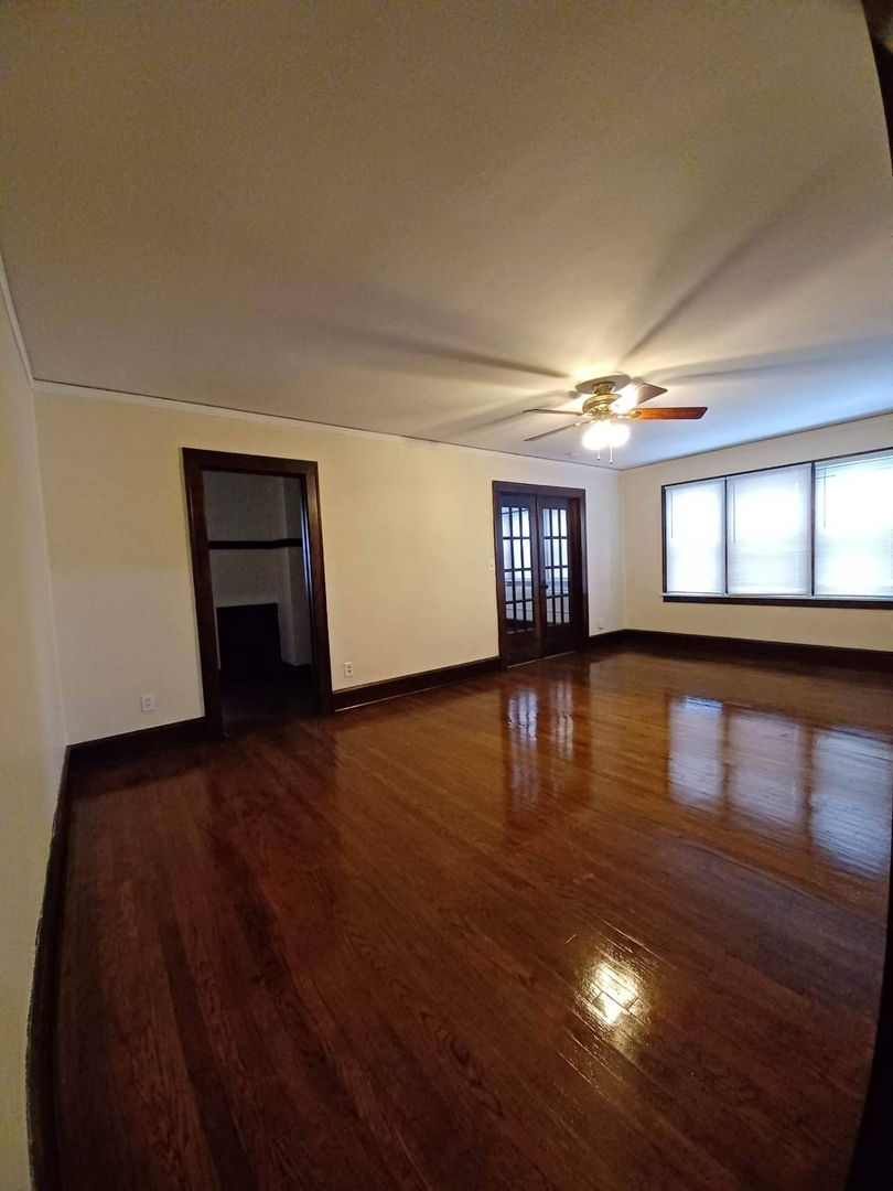 Rockford Apartment: 939 N Church St