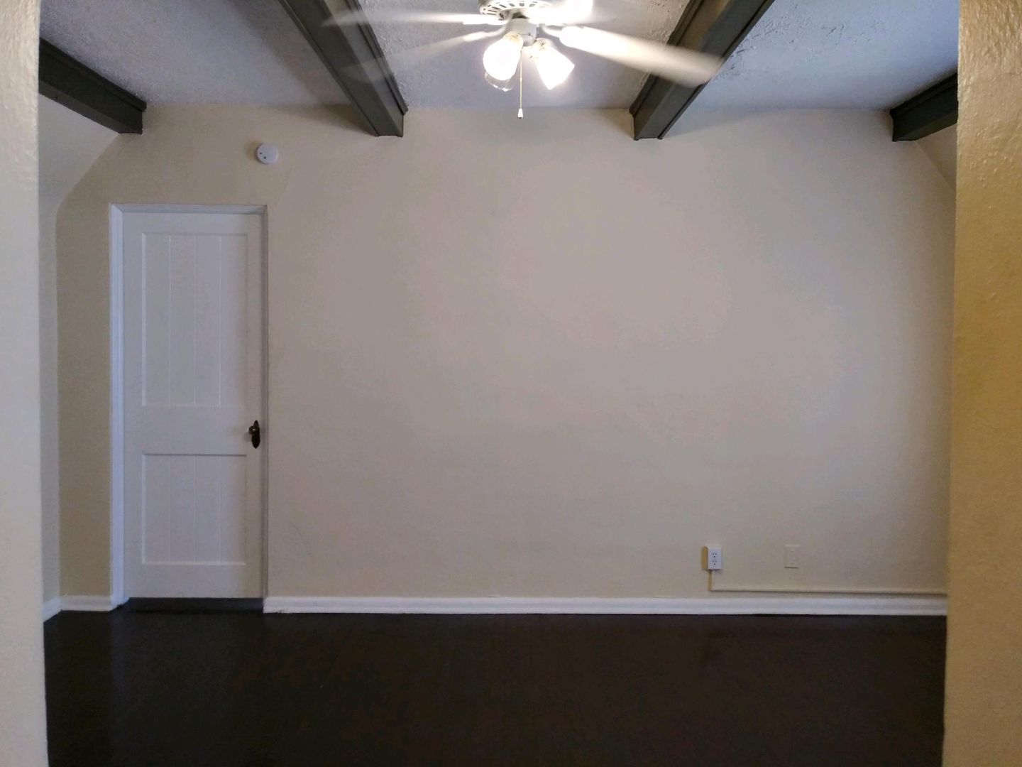 Rockford Apartment: 912 Haskell Ave