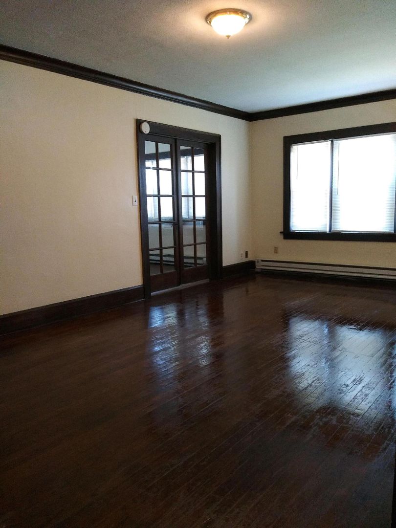 Rockford Apartment: 222 N 5th St