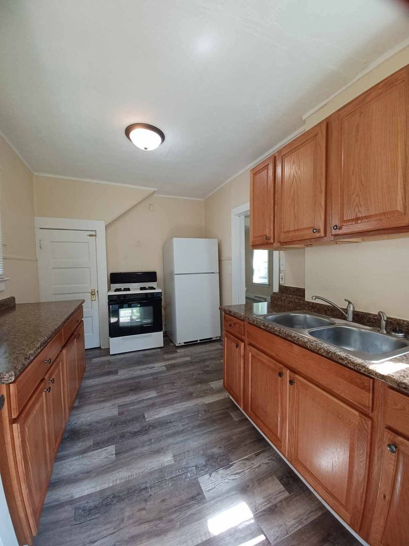 Rockford House: 1309 Jackson St