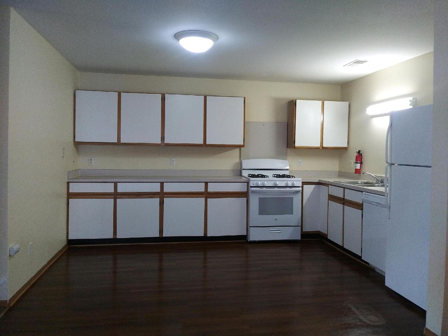 Rockford Apartment: 2723-2837 Silent Wood Trail