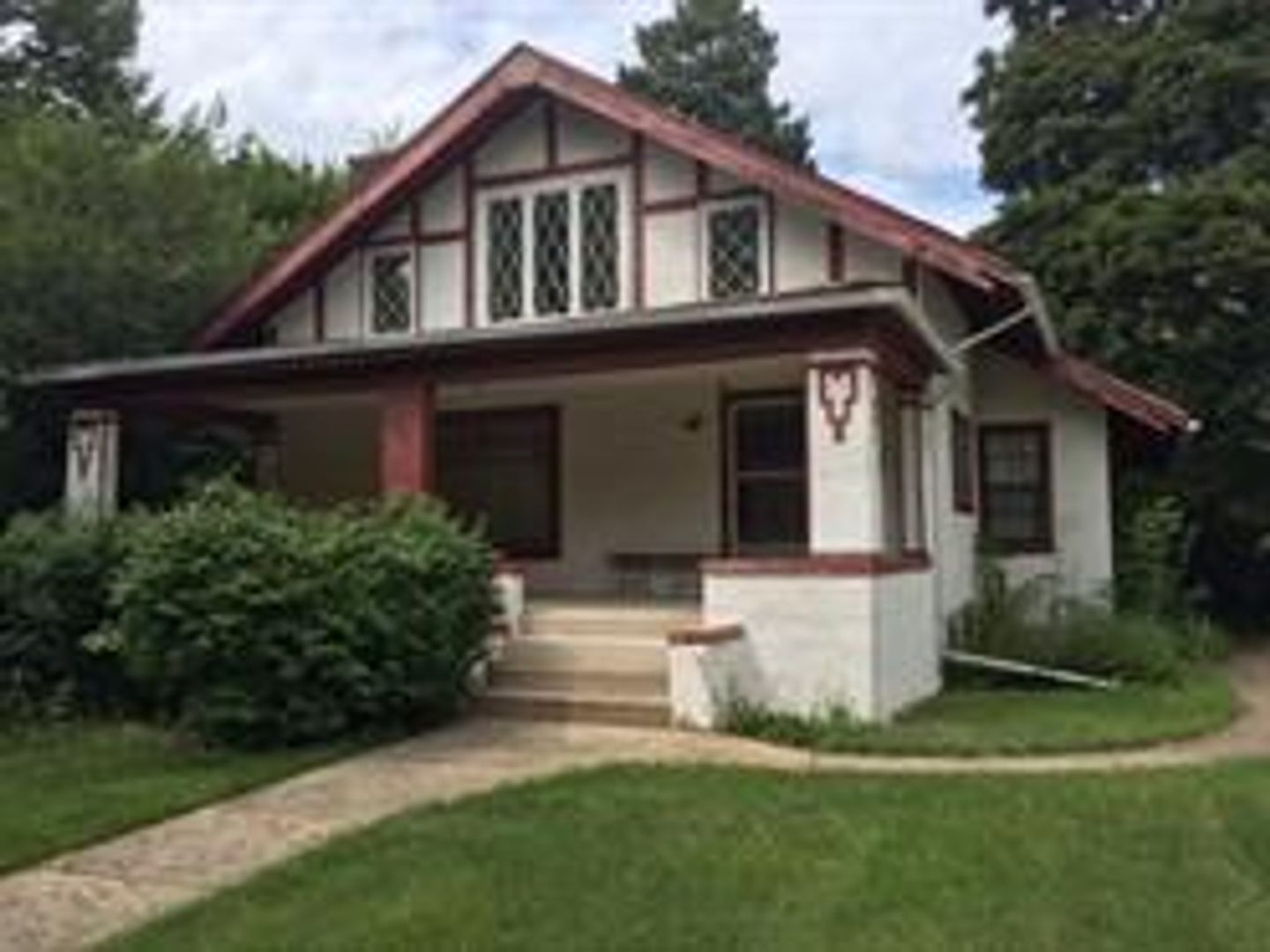 Rockford House: 815 Garfield Ave