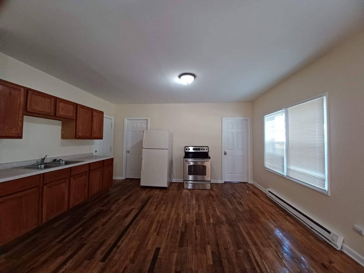 Rockford Apartment: 810 15th Ave