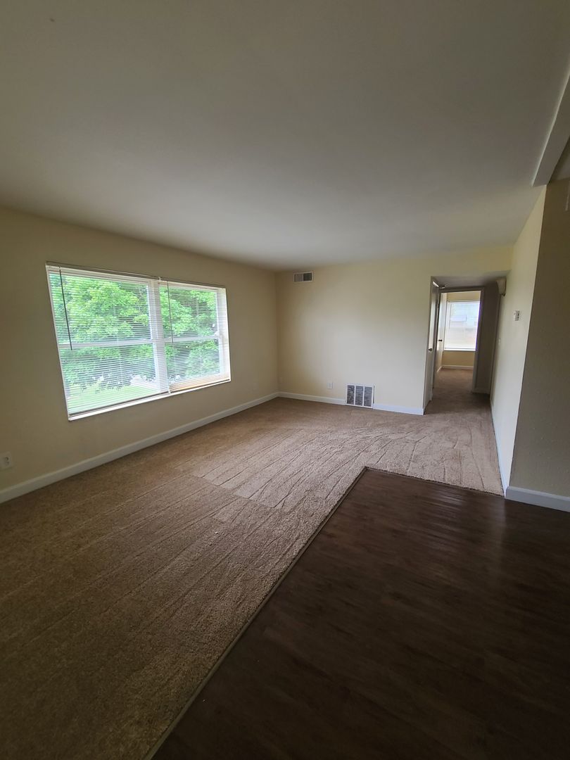 Rantoul Apartment: 1505 Hobson Drive