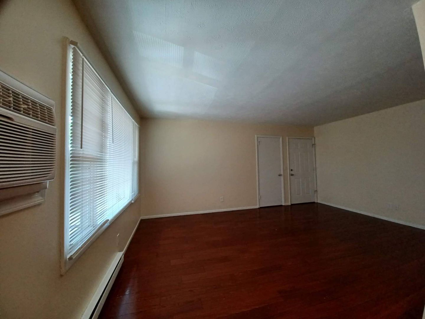 Rockford Apartment: 3303 Sun Valley Terrace