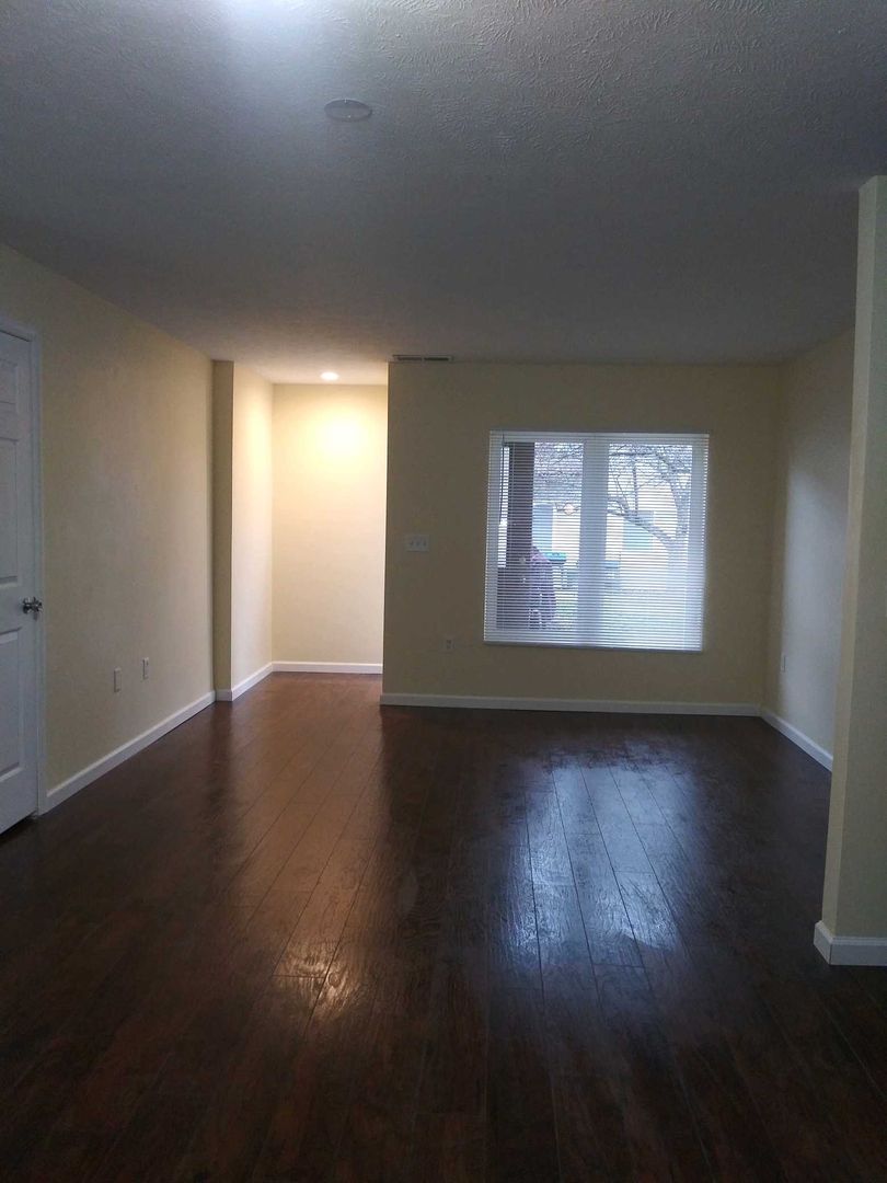 Rockford Apartment: 2723-2837 Silent Wood Trail