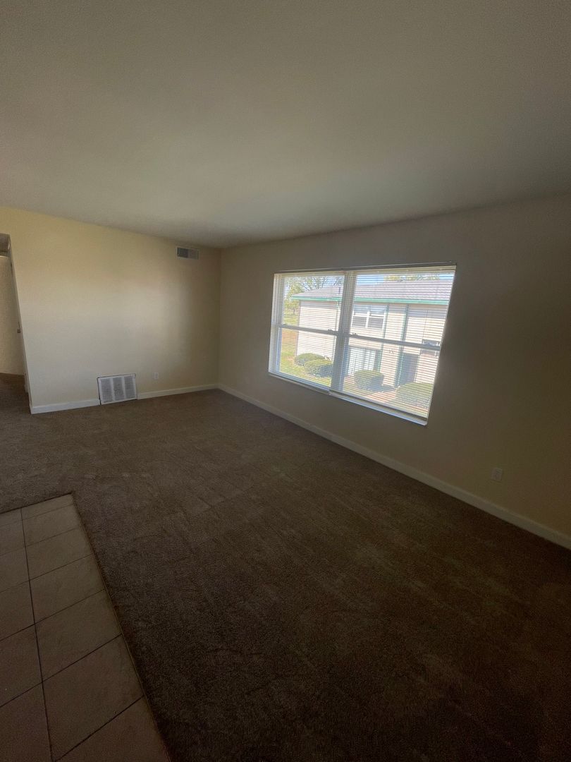 Rantoul Apartment: 1505 Hobson Drive