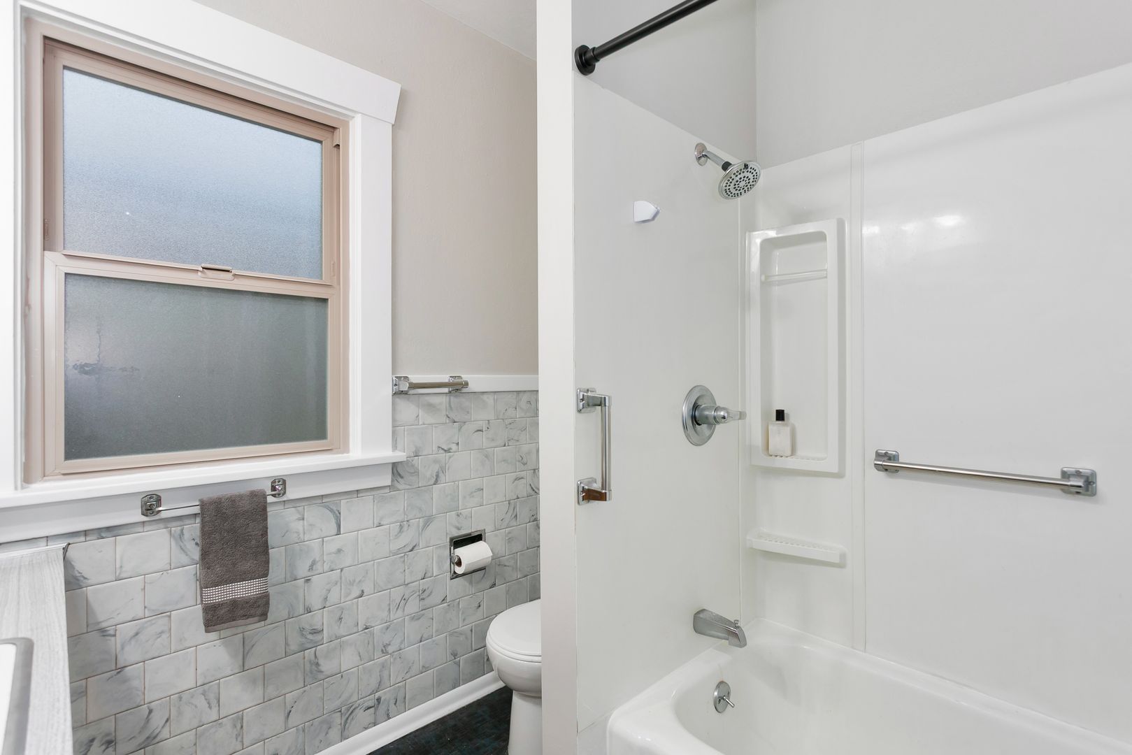 Tacoma Apartment: 4822 South L Street