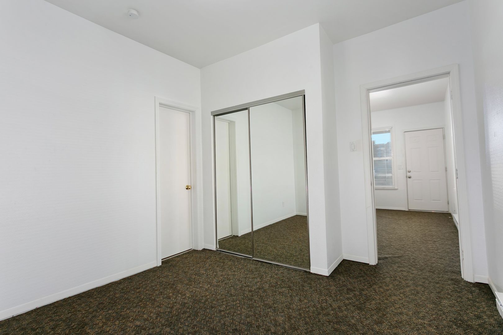 Tacoma Apartment: 5413 South Puget Sound Avenue