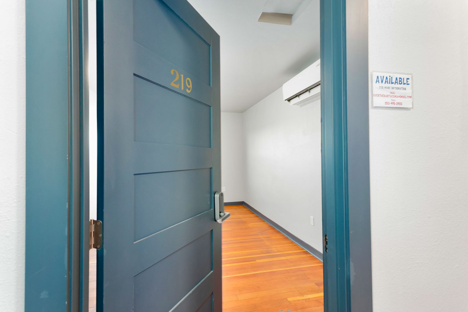 Tacoma Apartment: 5402 South Tacoma Way