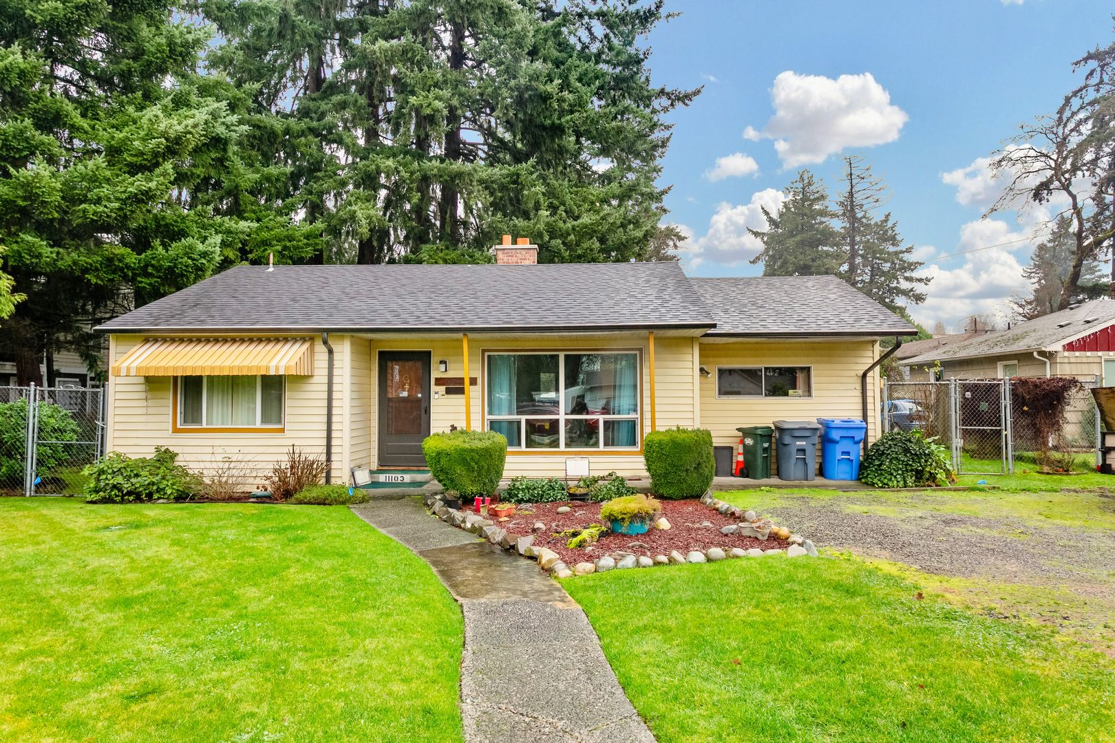 Tacoma House: 11103 C St S