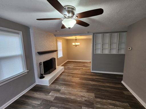 Large master bedroom, 2 car garage, fenced yard, York Co schools – photo 1