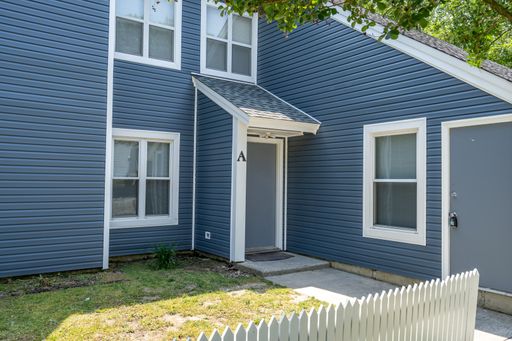Fully furnished, newly remodeled. Just bring groceries & suitcases – photo 1