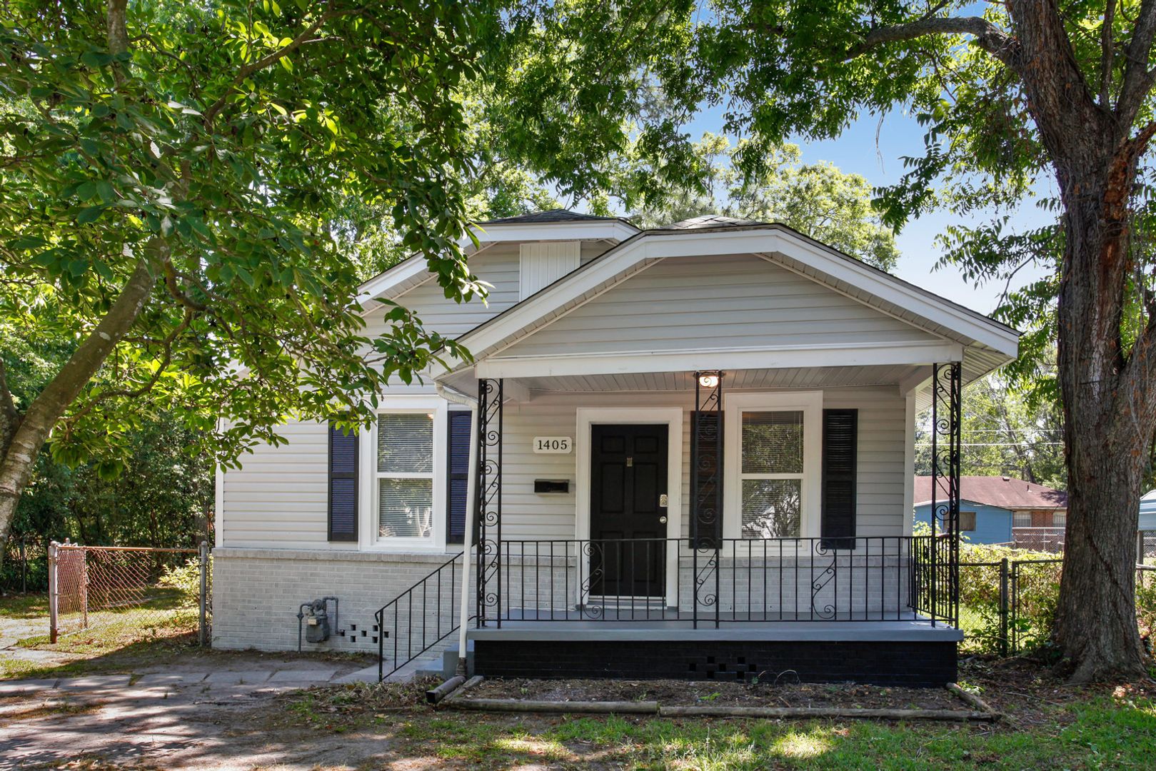 Savannah House: 1405 East 32nd Street
