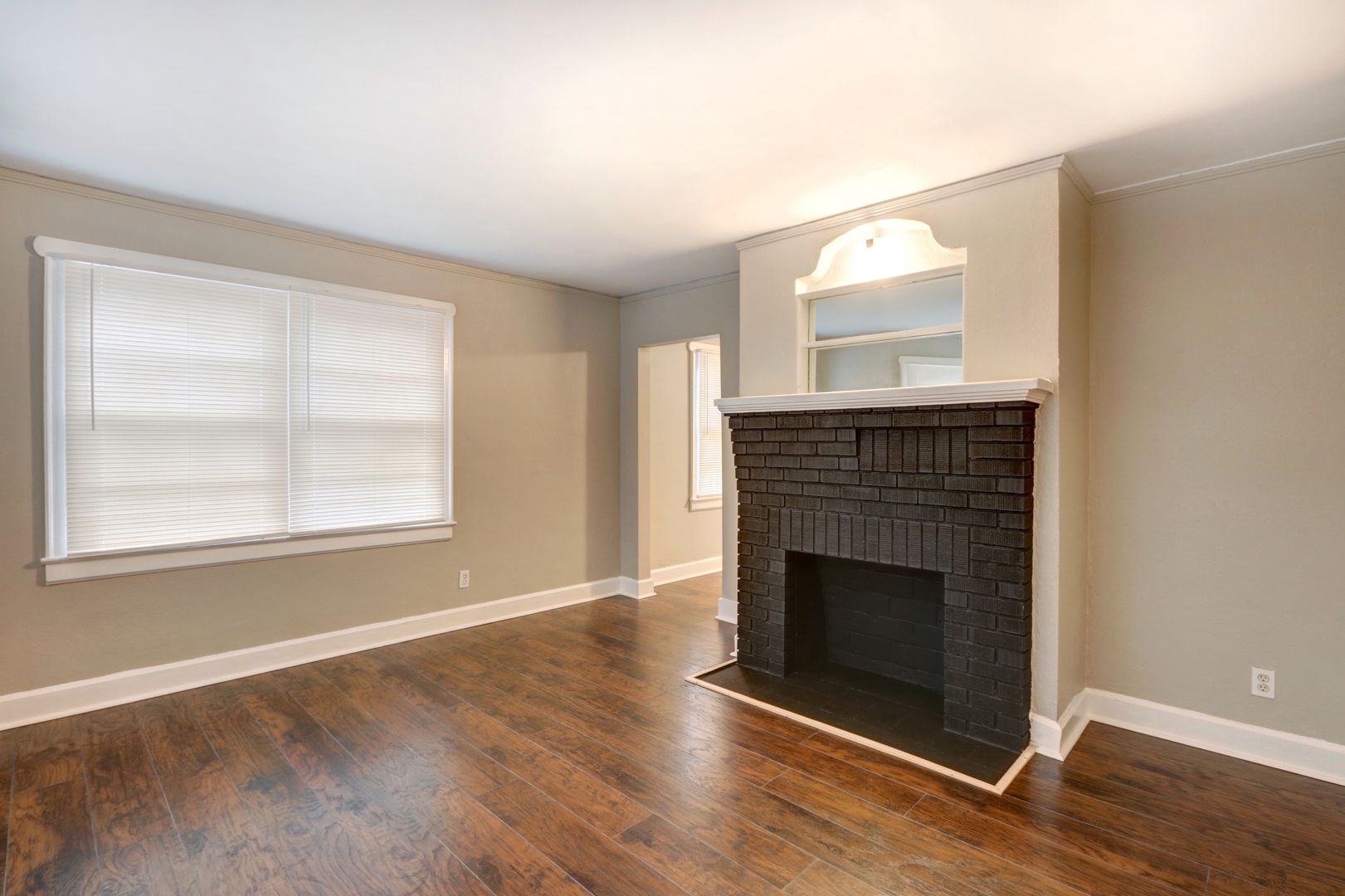 Savannah Apartment: 606 West 35th