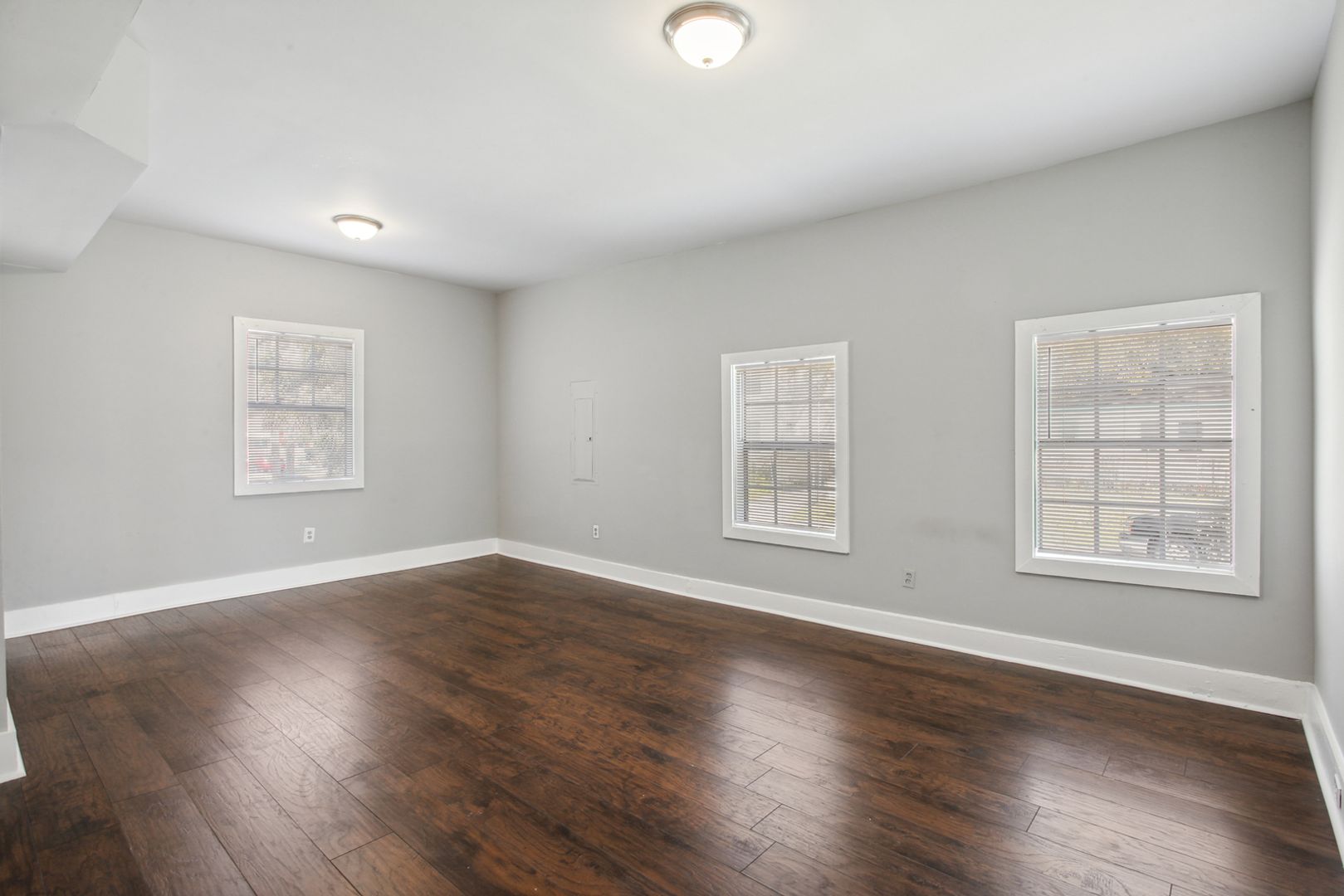 Savannah House: 1002 West 44th Street