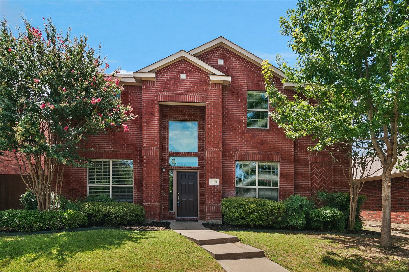 MCKINNEY House: 4621 BRIGHTON DR.