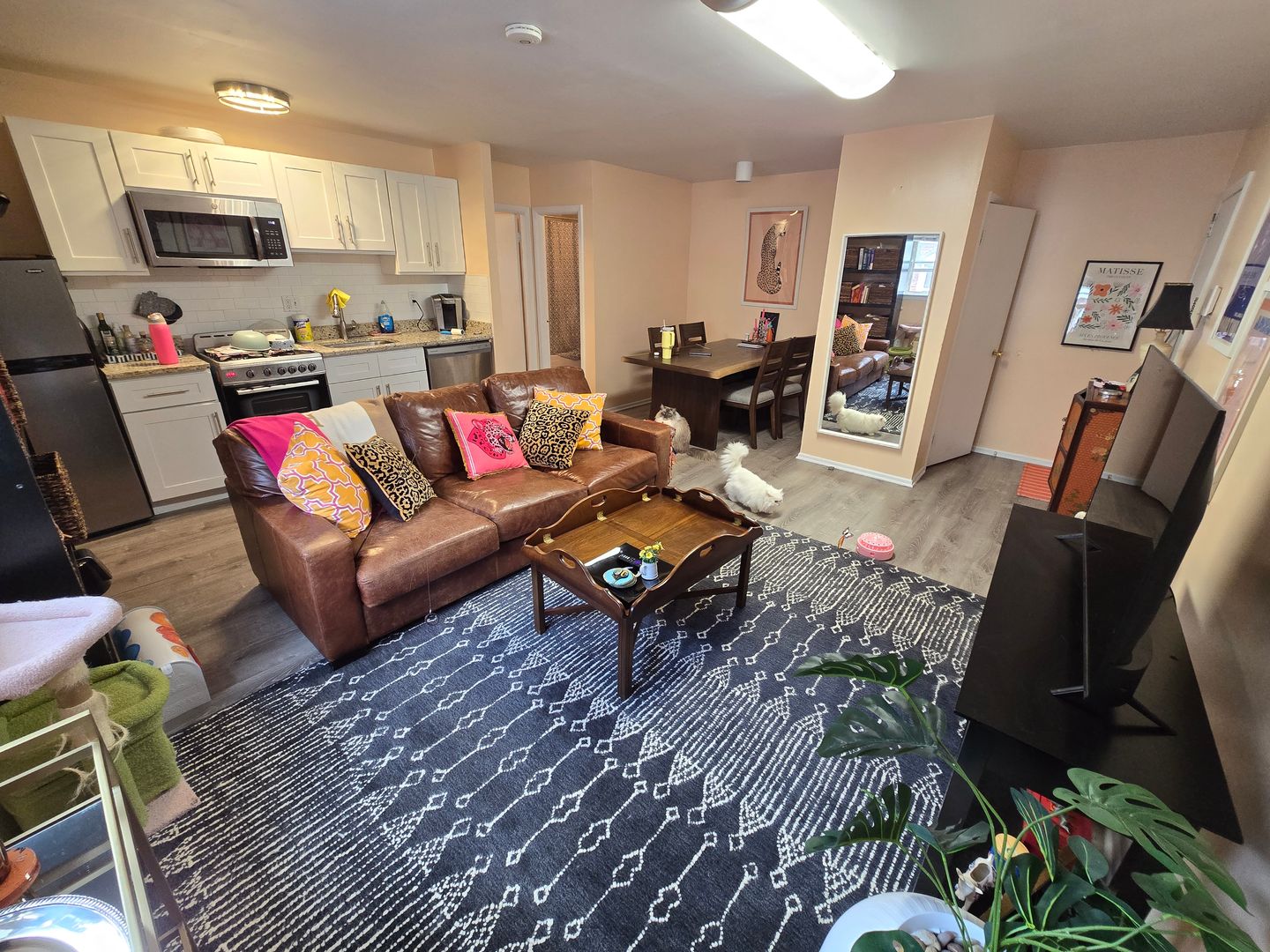 Philadelphia Apartment: 1214 Waverly Walkway