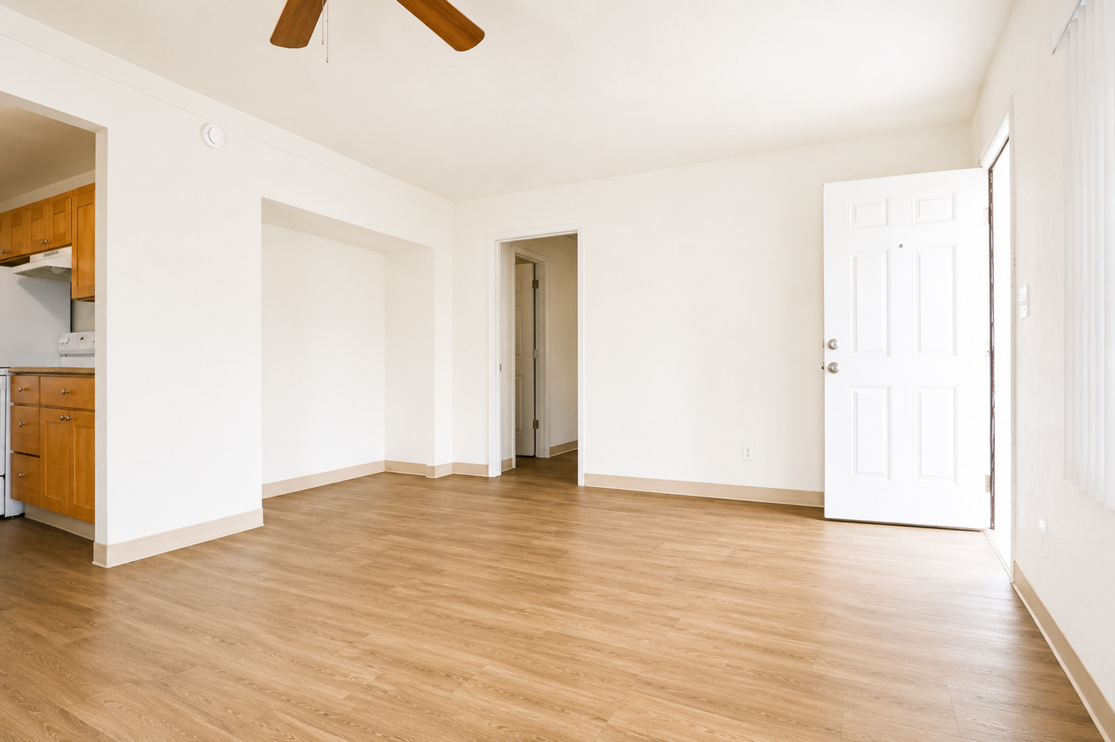 Portland Apartment: 12430 NE Glisan Street