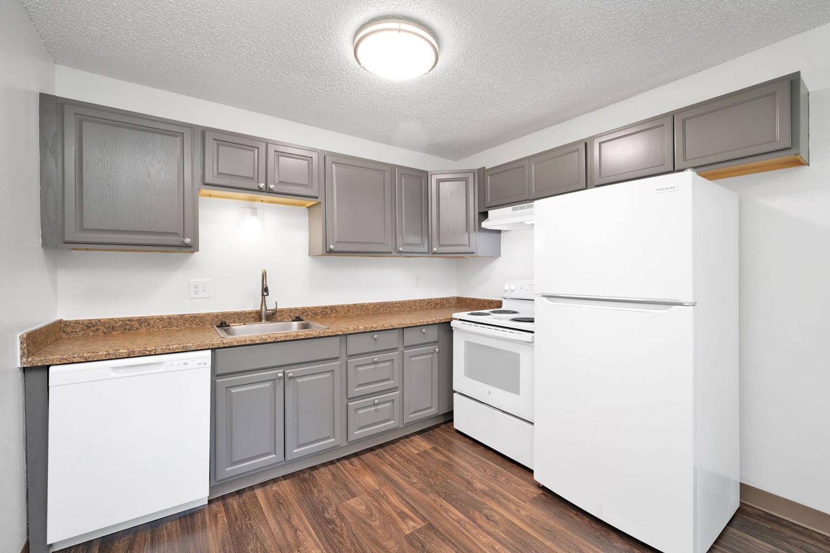 Portland Apartment: 6061 N Fessenden ST.