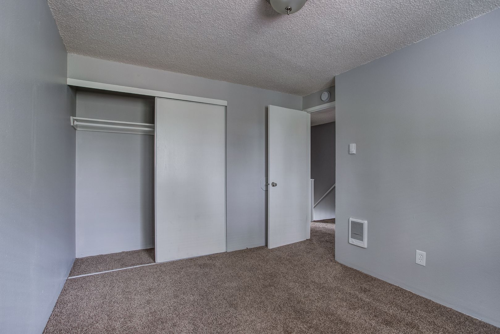 Portland Apartment: 1022 NE 181st