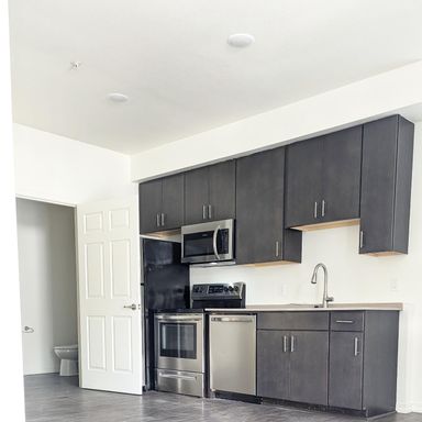 Studio home in the heart of Woodstock!! – photo 1