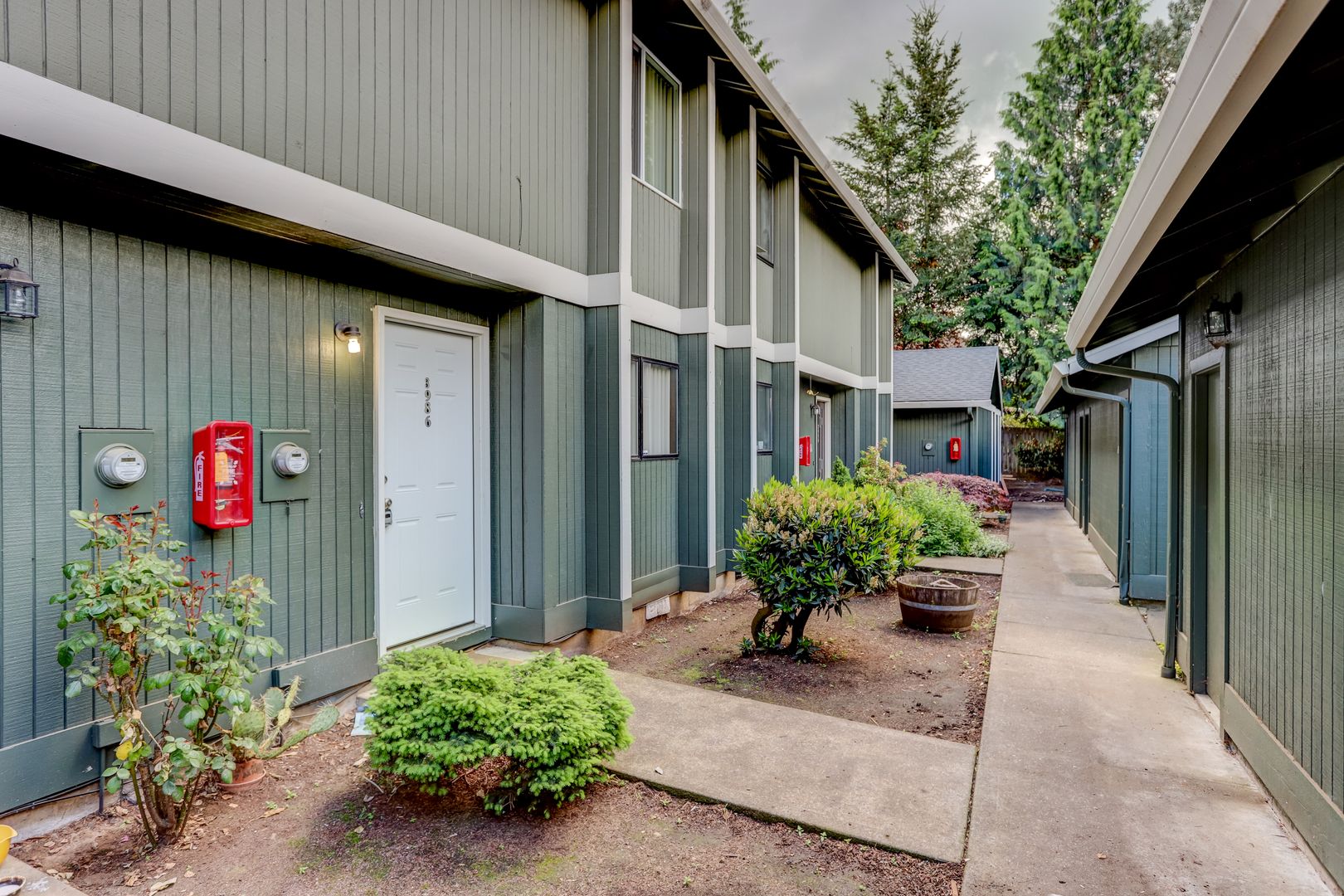 Portland Apartment: 3962 SE 174th Ave