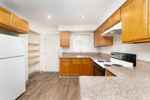 2 bedroom unit close to downtown Gresham!! – photo 1