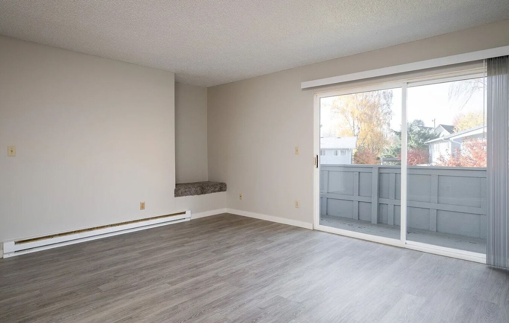 Portland Apartment: 9550 SW Washington Dr.