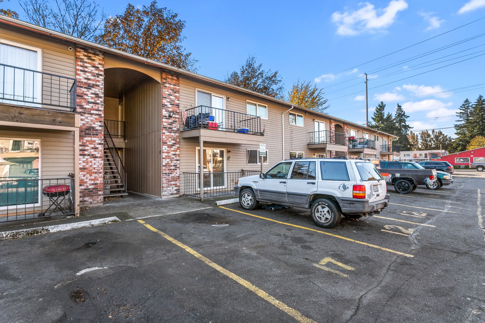 Portland Apartment: 18 SE 162nd Ave