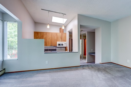 Downtown living starts at Lair Hill!! – photo 1