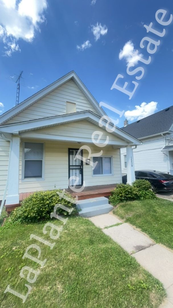 Toledo House: 1534 Pinewood Ave.