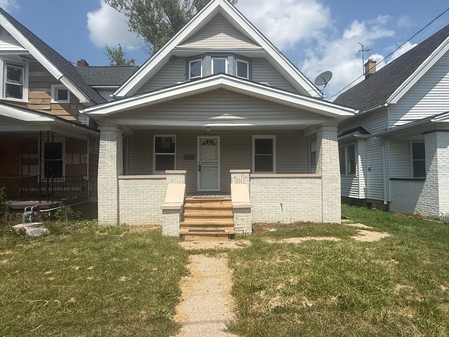 Toledo House: 247 E. Pearl St.
