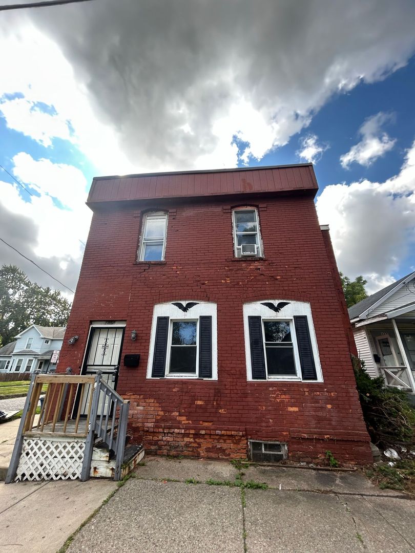 Toledo Apartment: 1222 Idaho Street