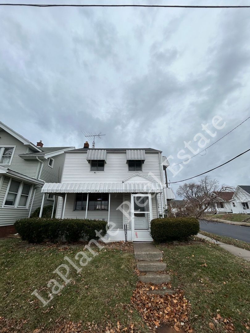 Toledo House: 1421 N. Ravine Pkwy.