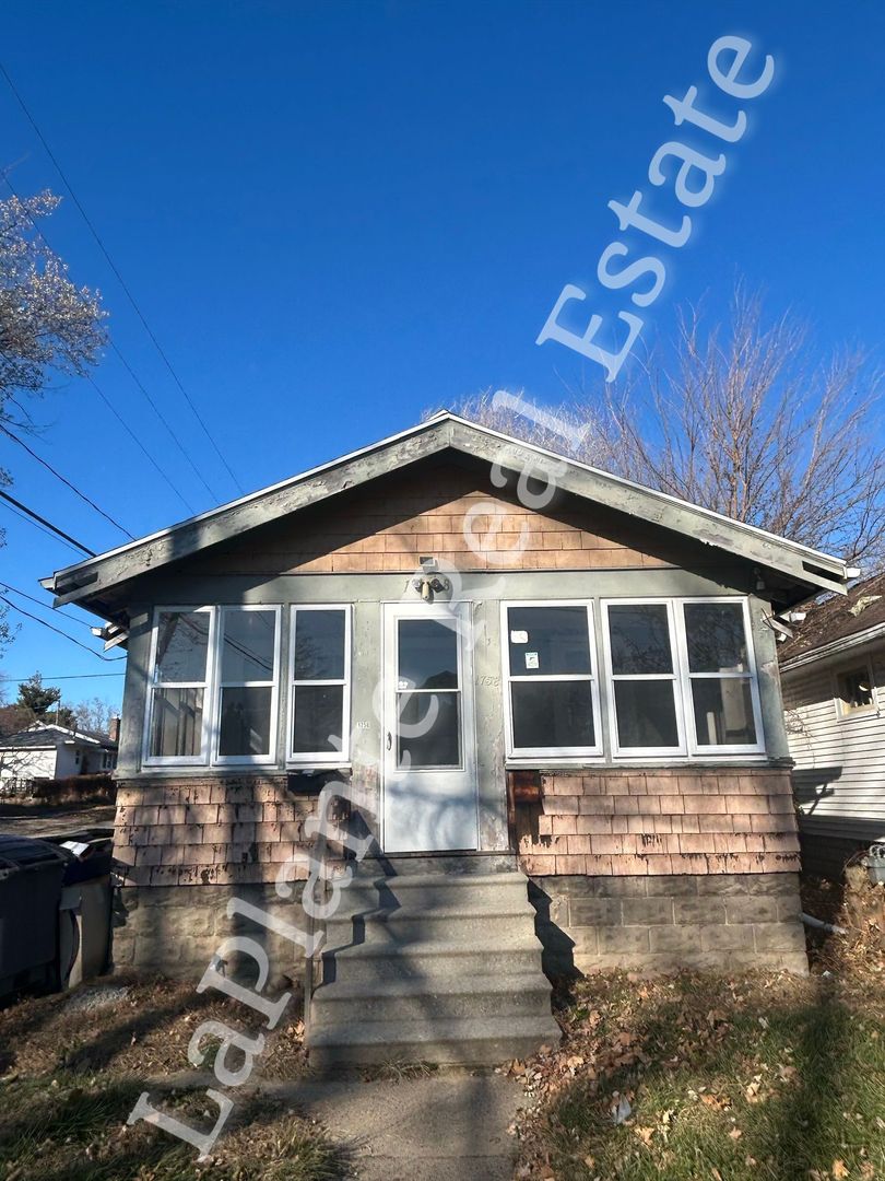 Toledo House: 1758 Berkshire Pl.