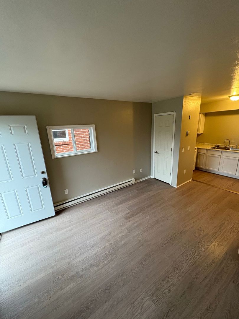 Toledo Apartment: 1622 Milburn Ave