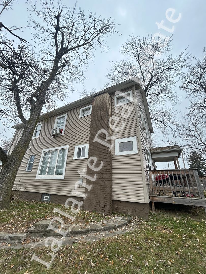 Toledo Apartment: 2424 Airport Hwy.