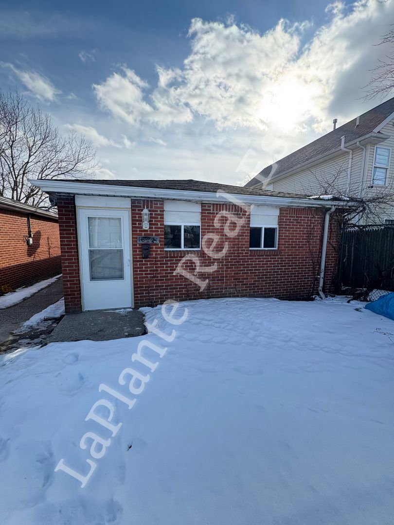 Toledo Apartment: 1622 Milburn Ave